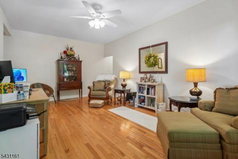 18 B Foxwood Dr Unit B Morris Plains NJ 07950