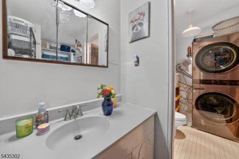 808 Eves Drive Hillsborough NJ 08844