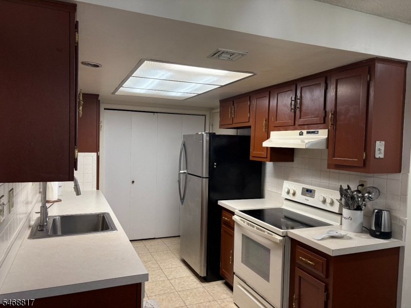 53 Juniper Plaza Monroe NJ 08831