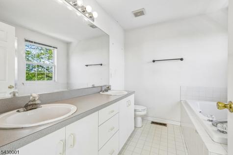 2501 Vantage Court Denville NJ 07834