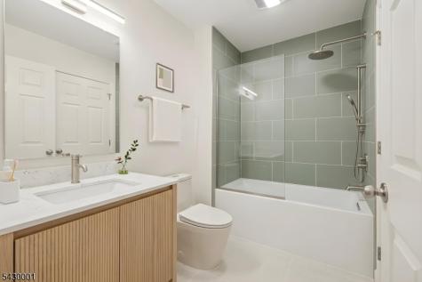 2501 Vantage Court Denville NJ 07834