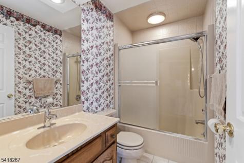 25 Stone Row Lane Jefferson NJ 07438