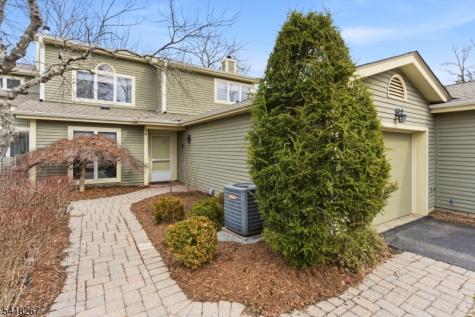 25 Stone Row Lane Jefferson NJ 07438