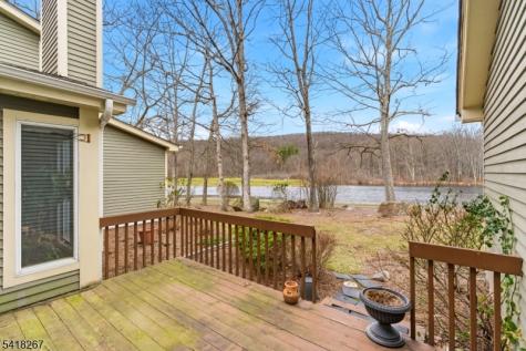 25 Stone Row Lane Jefferson NJ 07438