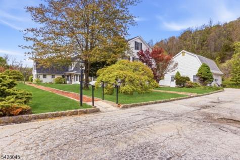 121 W End Avenue Newton NJ 07860