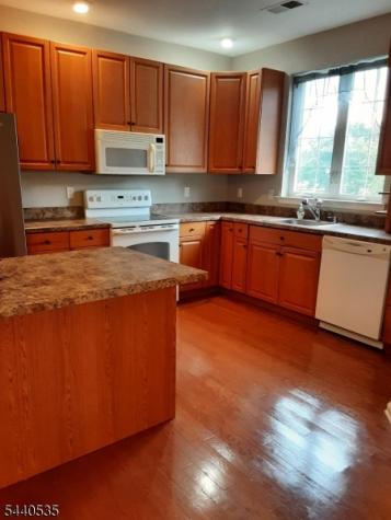 5011 Brookfield Glen Drive White NJ 07823