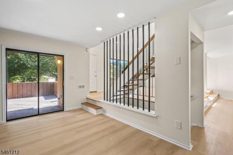 102 Kingsberry Drive Franklin NJ 08873