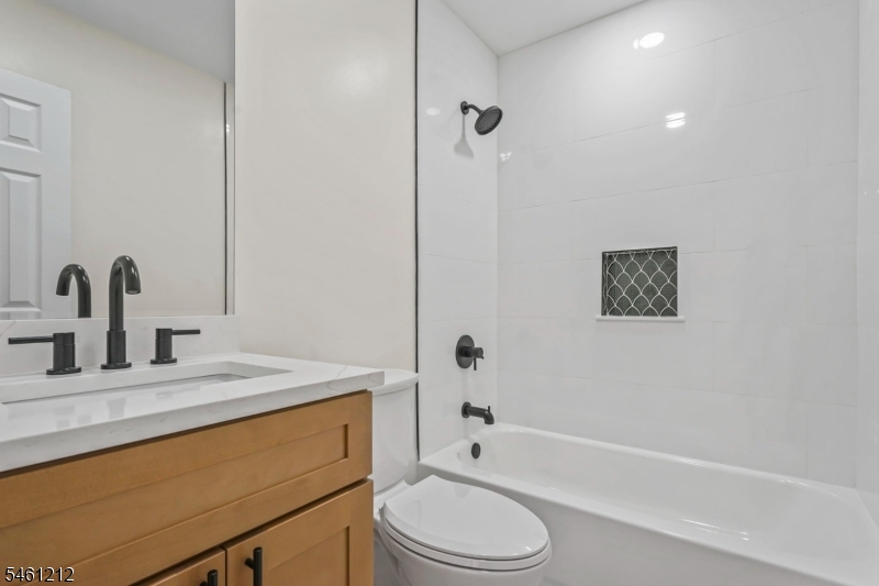 102 Kingsberry Drive Franklin NJ 08873