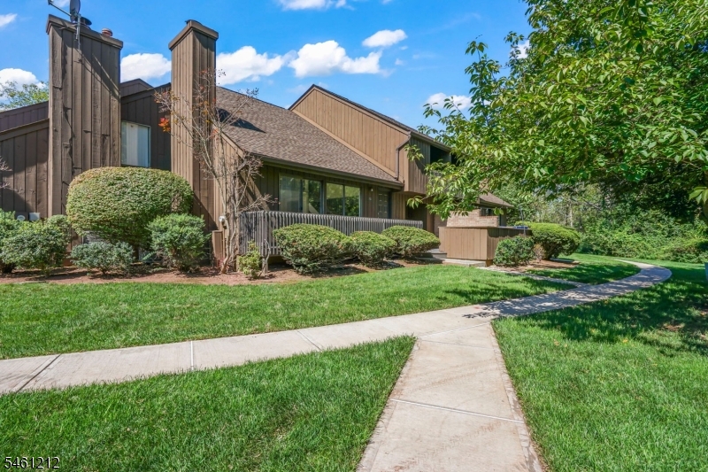 102 Kingsberry Drive Franklin NJ 08873