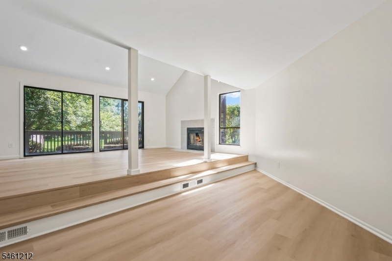 102 Kingsberry Drive Franklin NJ 08873