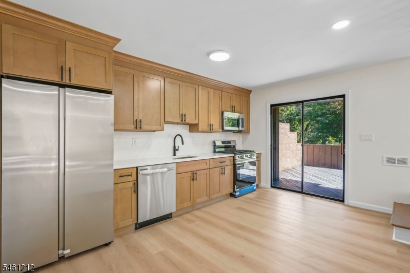 102 Kingsberry Drive Franklin NJ 08873