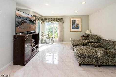 52 Jesse Court Montville NJ 07045