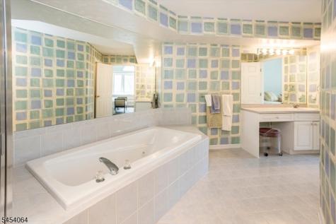 52 Jesse Court Montville NJ 07045