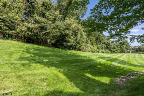 52 Jesse Court Montville NJ 07045