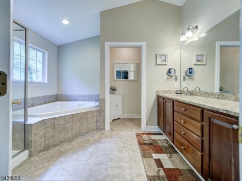 28 Primrose Lane Sparta NJ 07871