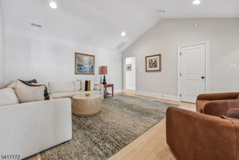 14 Chelsea Road Warren NJ 07059