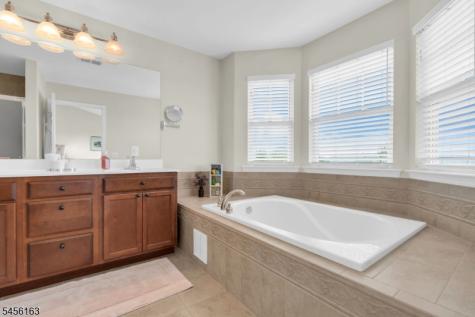 9 Junegrass Way Allamuchy NJ 07840
