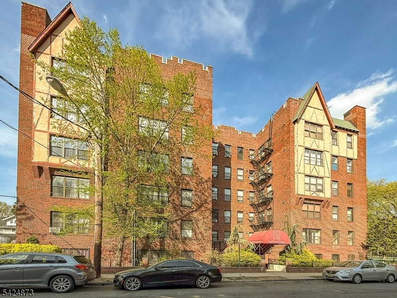 5 Pomona Avenue Newark NJ 07112