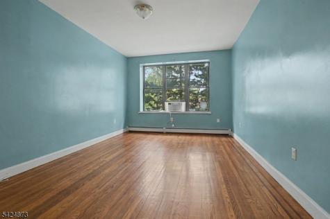 5 Pomona Avenue Newark NJ 07112