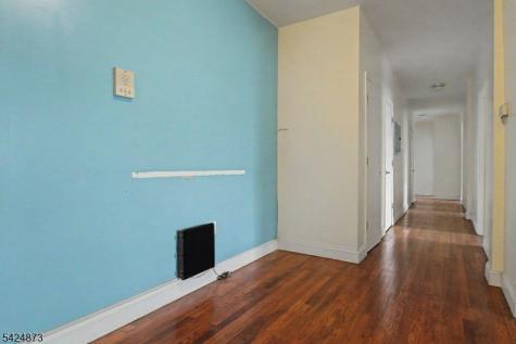 5 Pomona Avenue Newark NJ 07112