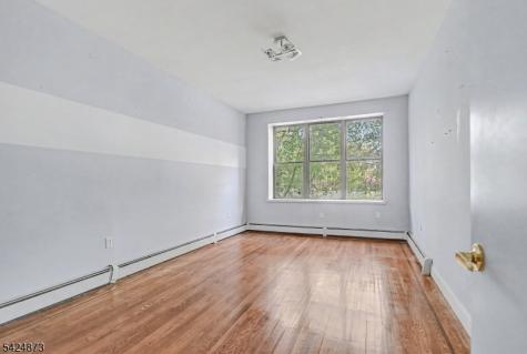 5 Pomona Avenue Newark NJ 07112
