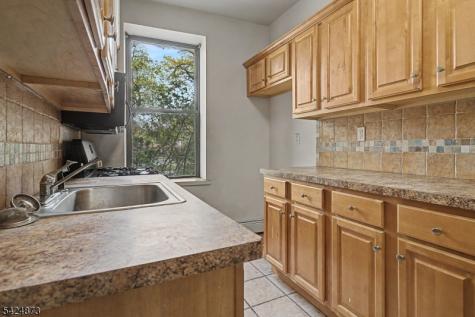 5 Pomona Avenue Newark NJ 07112