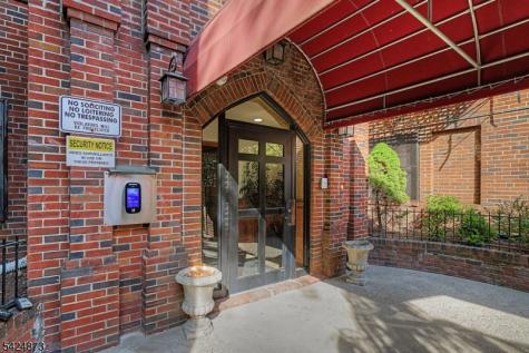 5 Pomona Avenue Newark NJ 07112