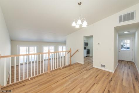 7 Summit Court Clinton NJ 08801