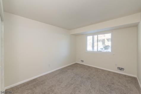7 Summit Court Clinton NJ 08801