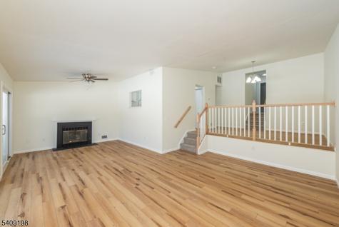 7 Summit Court Clinton NJ 08801