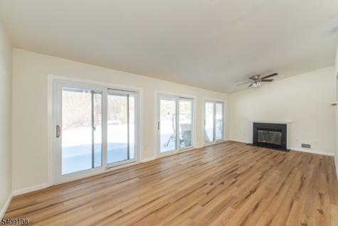 7 Summit Court Clinton NJ 08801