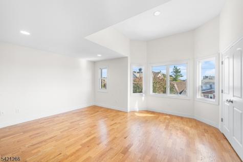 233 5th Street Fairview NJ 07022