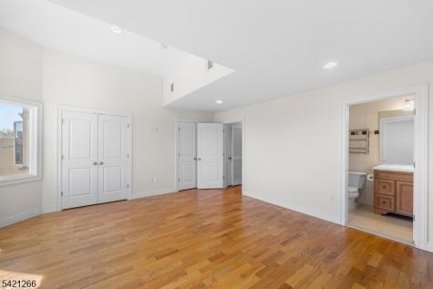 233 5th Street Fairview NJ 07022