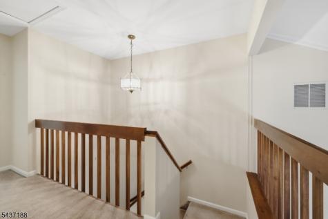 10 Oriole Terrace Hampton NJ 07860