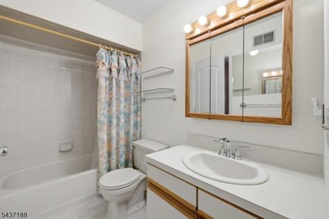10 Oriole Terrace Hampton NJ 07860