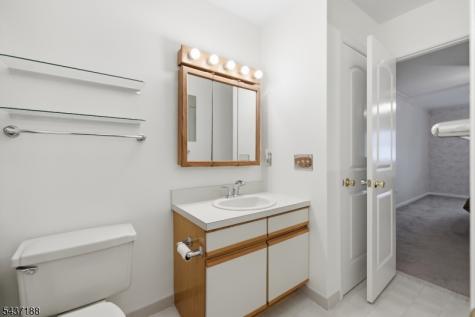10 Oriole Terrace Hampton NJ 07860