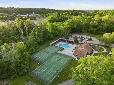 10 Oriole Terrace Hampton NJ 07860