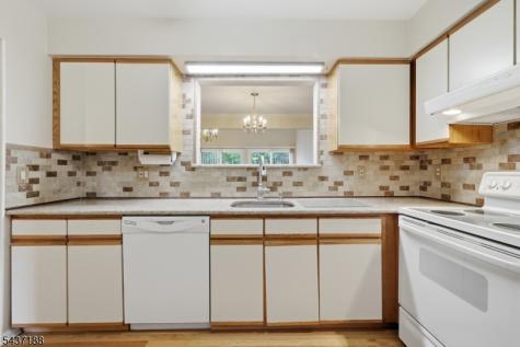 10 Oriole Terrace Hampton NJ 07860