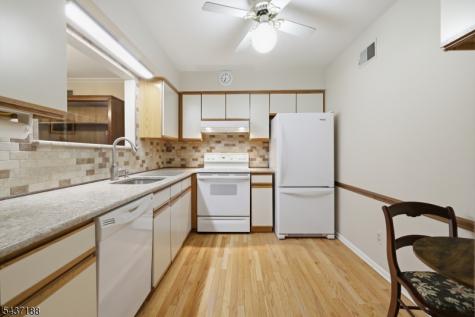 10 Oriole Terrace Hampton NJ 07860