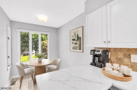 15 Saint Andrews Lane Clinton NJ 08801