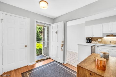 15 Saint Andrews Lane Clinton NJ 08801