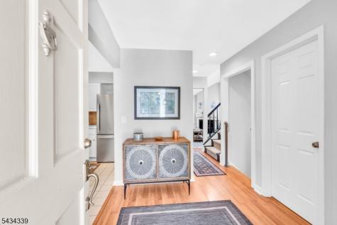15 Saint Andrews Lane Clinton NJ 08801