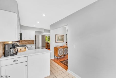 15 Saint Andrews Lane Clinton NJ 08801