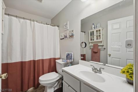 52 Cambridge Oxford NJ 07863