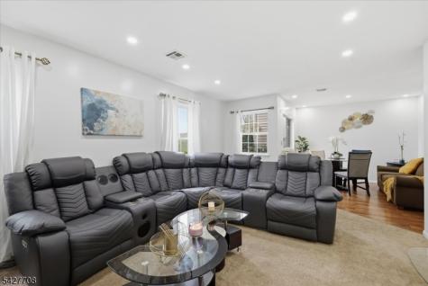 52 Cambridge Oxford NJ 07863
