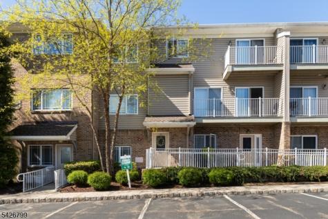 43 Manchester Court Kinnelon NJ 07405