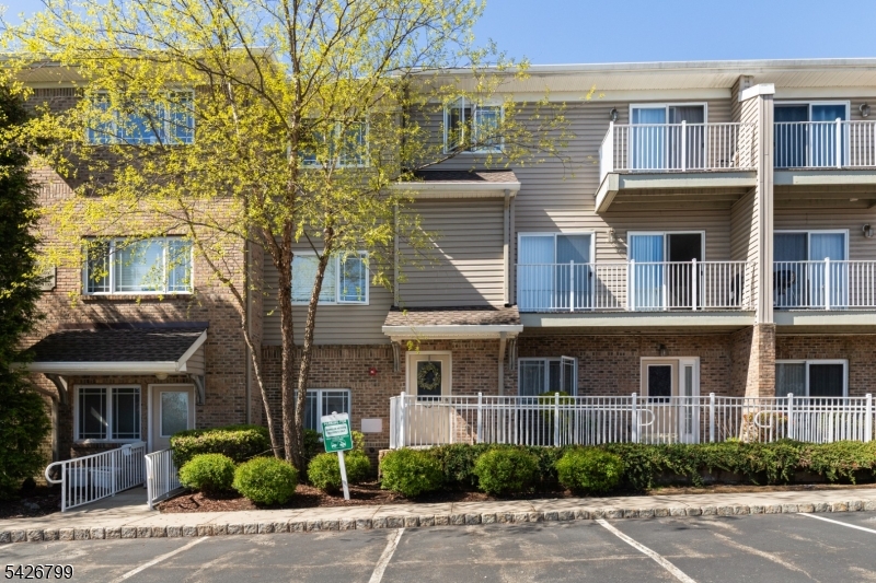 43 Manchester Court Kinnelon NJ 07405