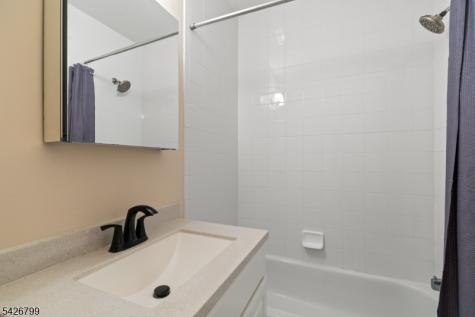 43 Manchester Court Kinnelon NJ 07405