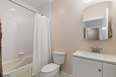 43 Manchester Court Kinnelon NJ 07405
