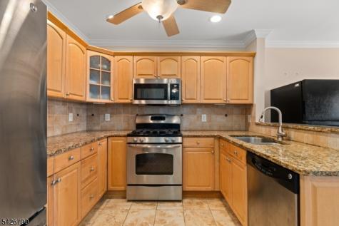 43 Manchester Court Kinnelon NJ 07405